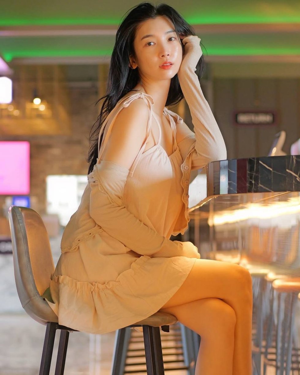 包养女销售员生活