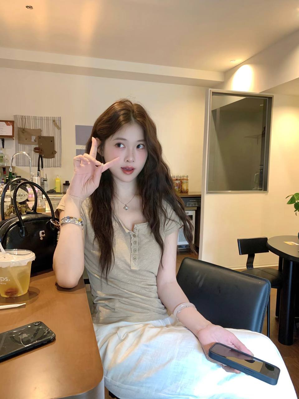 探索包养关系的多维度：从城市差异到情感保养的深层解析