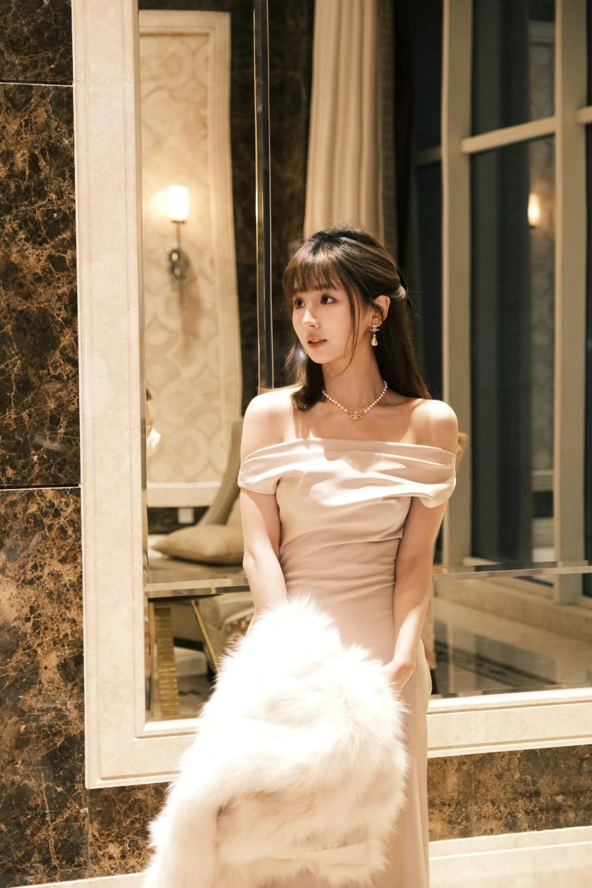 在城市的灯火中寻找包养的温暖与安全