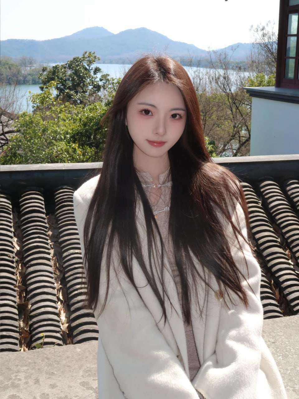 在包养文化中寻找社会认同与个人价值的时代探寻