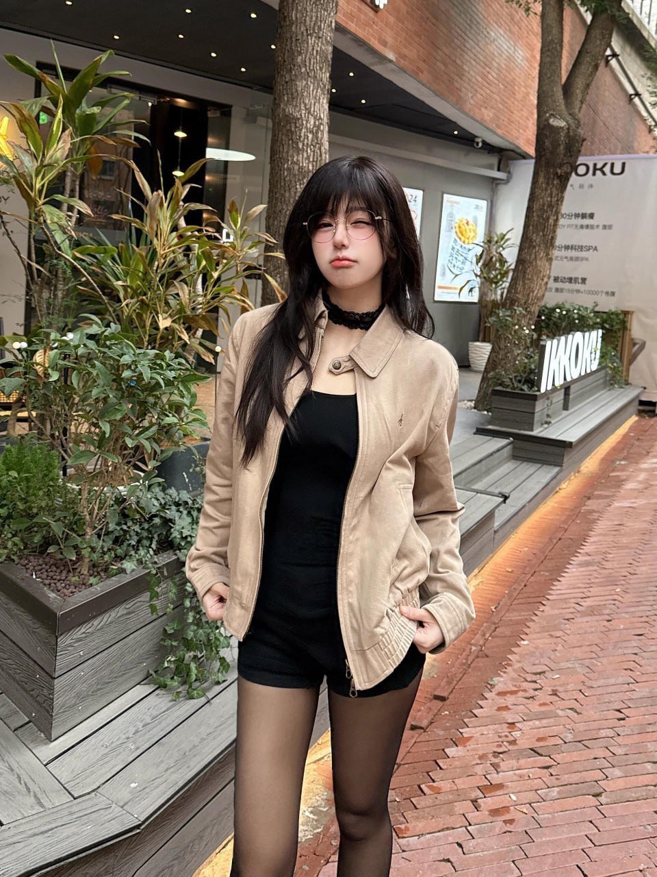 在惠州的夜晚，我与包养大学生的微妙邂逅与心灵成长