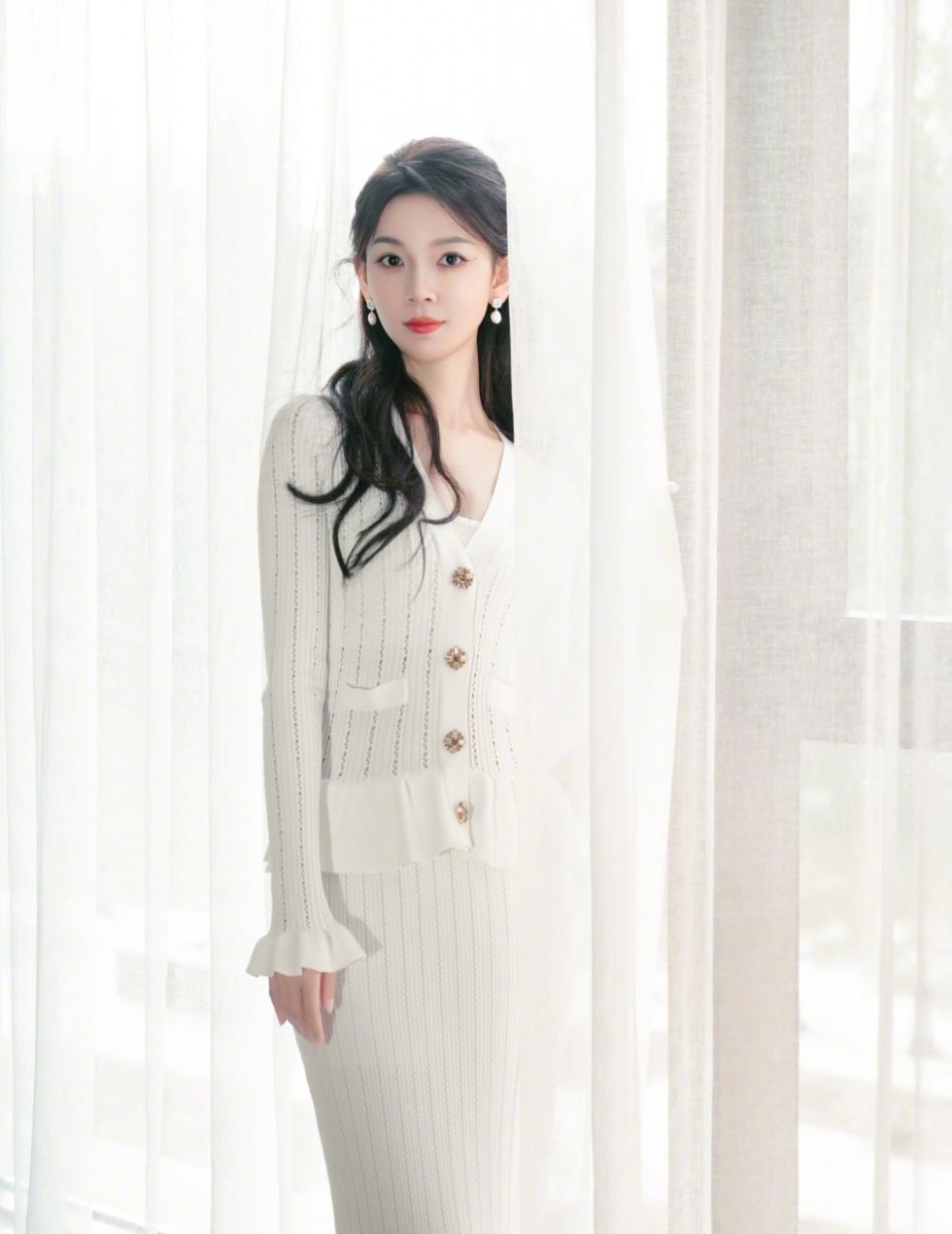 在邵阳崀山的约会中探寻包养关系的微妙瞬间