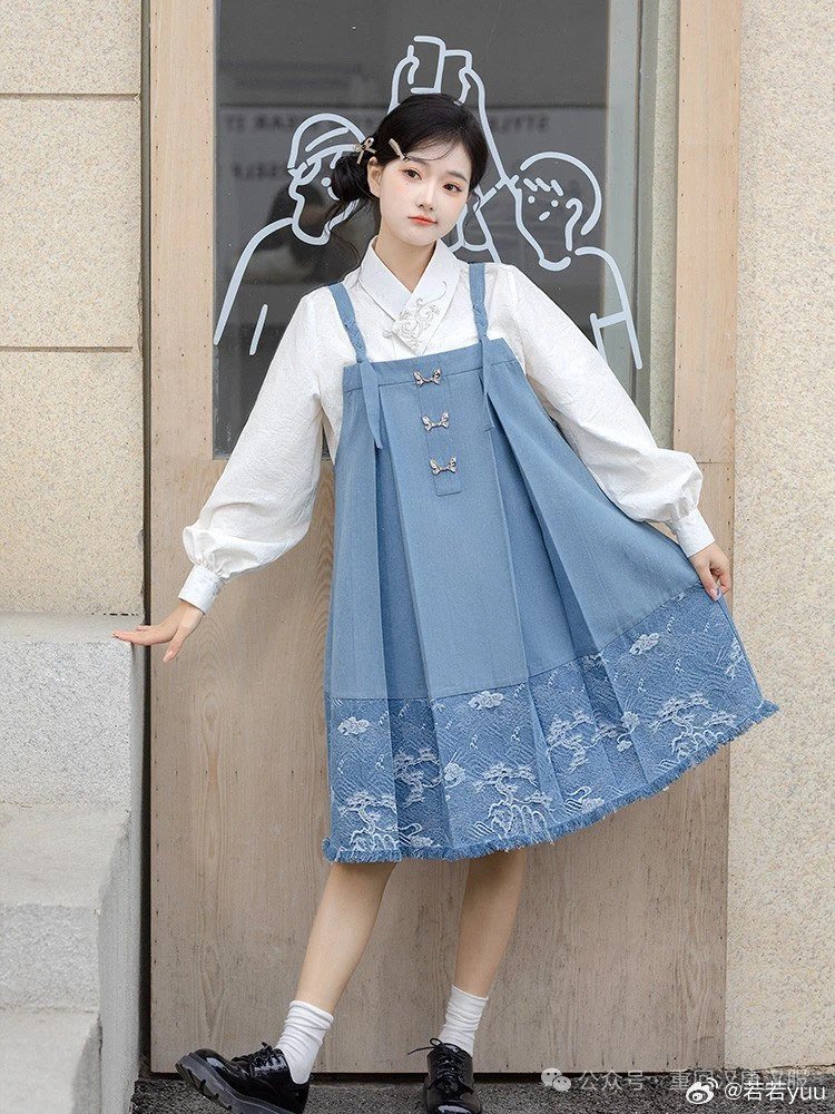 在金主包养对象对比中探寻人性的微光与阴影