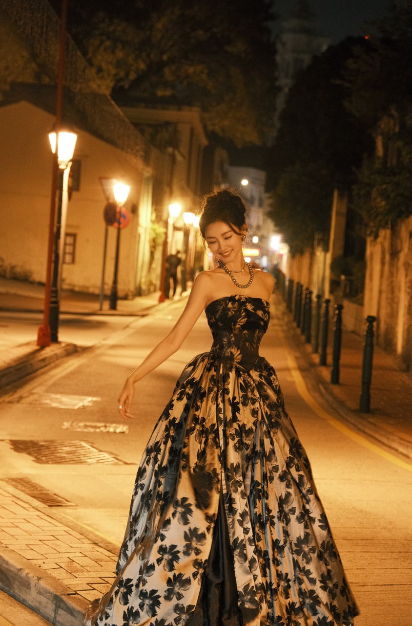 包养生活观察：现代社会中的情感与经济交织