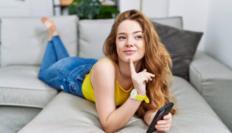 她拒绝了你却仍表现出兴趣的25个原因及如何读懂她的心思