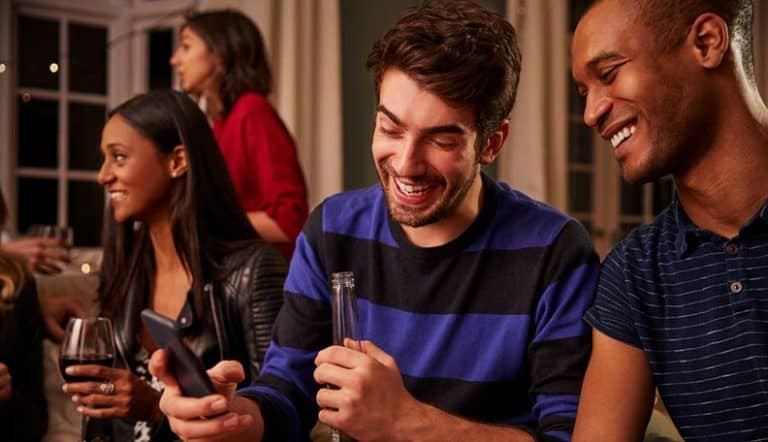 喜欢男人是否意味着我是同性恋？这些迹象或许能告诉你