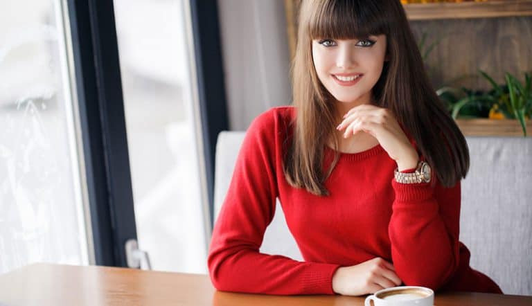 女性为何坚持公共场合见面，男性应如何尊重这一选择