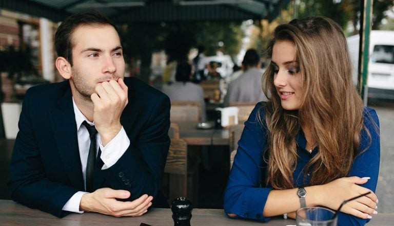 如何正确地“欲擒故纵”女生：男生常犯的错误与正确做法