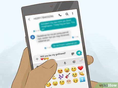 Step 2 Add a personal touch if you're asking her over text.