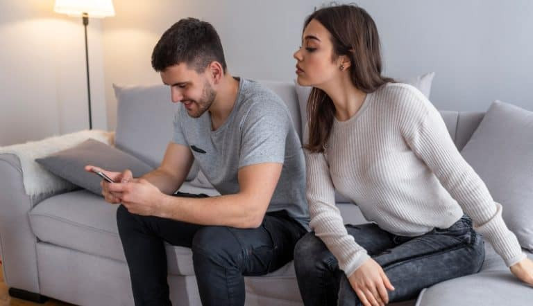 控制欲强的妻子：26个表现及影响与应对方法