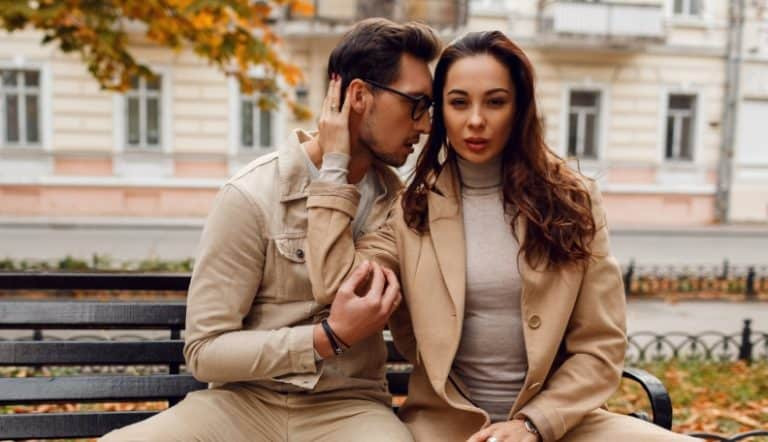 与熟女约会：54个吸引她、与她约会的秘诀及她性感魅力的秘密